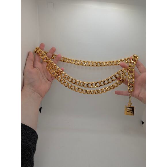 CHANEL GOLD BELT – NECKLACE WITH COCO CHANEL CHARM 32" EXCELLENT CON. ADJUSTABLE - Picture 4 of 8